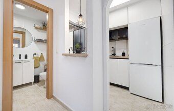 Plocha: 55.00 m² Pozemok: 40.00 m² Izby: 3 Spálne: 2 Kúpeľne