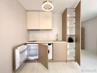 Plocha: 61.00 m² Izby: 2 Spálne: 1 Kúpeľne: 1 Poschodie: 4 R