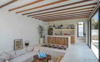 Plocha: 97.00 m² Pozemok: 121.00 m² Izby: 3 Spálne: 2 Kúpeľn