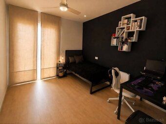 Plocha: 234.00 m² Pozemok: 500.00 m² Izby: 4 Spálne: 3 Kúpeľ