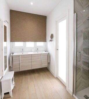 Plocha: 234.00 m² Pozemok: 500.00 m² Izby: 4 Spálne: 3 Kúpeľ