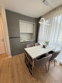 Plocha: 52.00 m² Izby: 1 Spálne: 1 Kúpeľne: 1 Poschodie: 1 R