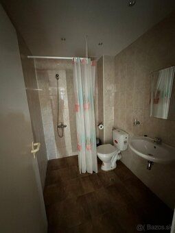 Plocha: 224.00 m² Izby: 3 Spálne: 2 Kúpeľne: 1 Poschodie: 6 