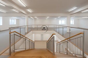 Ponúkame na predaj reprezentatívny obchodný priestor s úžitk