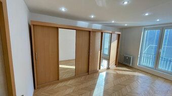 Virtuálna prehliadka: https://realitydream.sk/listing/2-izbo