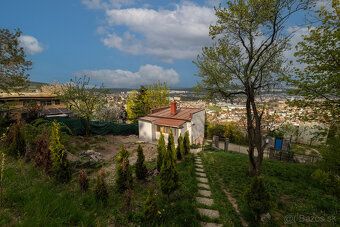 Typ: Rodinný dom Ulica: Vonkajší Červený breh Obec: Košice-S