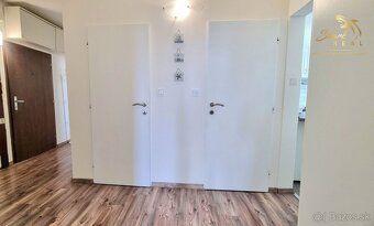 EXKLUZÍVNE NA PREDAJ | Priestranný 3-izbový byt s balkónom v