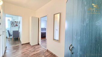 EXKLUZÍVNE NA PREDAJ | Priestranný 3-izbový byt s balkónom v