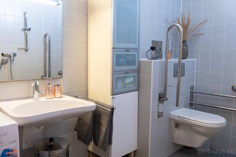 Wir bieten eine außergewöhnliche 3-Zimmer-Wohnung in einer p