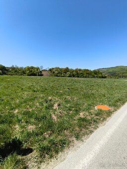 Stavebné pozemky Krasňany – na predaj sú dva stavebné pozemk