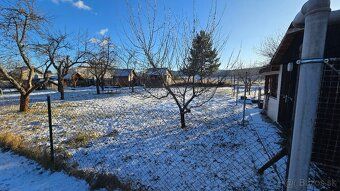 Predám záhradu v lokalite Tarča. Rozloha záhrady 352 m². Rov