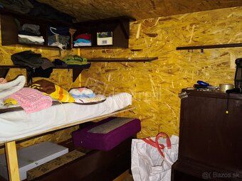 Znížená cena! Udržiavaná záhrada so studňou a chatkou
Popis 