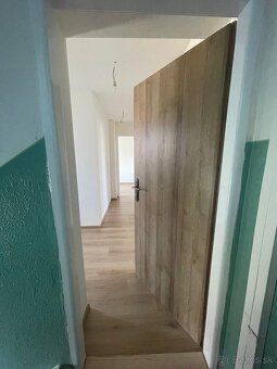 Napredaj 2 izbový byt o rozlohe 58 m2 po komplexnej rekonštr