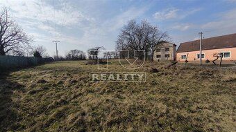 TUreality ponúka na predaj veľkorysý, rovinatý pozemok o vým