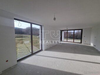 TUreality ponúka na predaj luxusný 5-izbový rodinný dom v pr