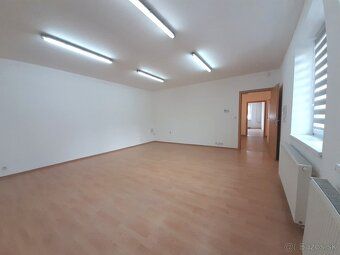 MLM reality Poprad Vám exkluzívne prináša priestranný kancel