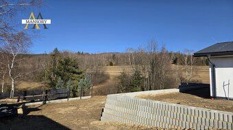 Ponúkame na predaj murovaný 4-izbový bungalov v tichej časti