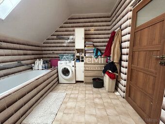 Typ: Rodinný dom Obec: Hronské Kosihy
🏡 NA PREDAJ: ZREKONŠTR