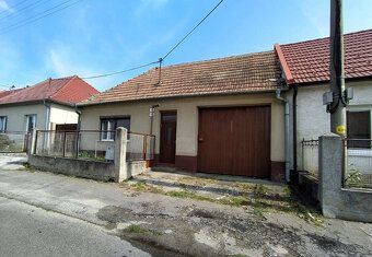 Predám rodinný dom priamo v HLOHOVCI ( ulica Čulenova ), na 