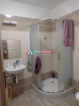 Typ: 5 a viac izbový byt Ulica: . Obec: Zbrojníky
N027-12-FR