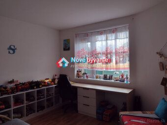 Typ: 5 a viac izbový byt Ulica: . Obec: Zbrojníky
N027-12-FR