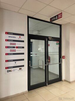 Prenajmeme kancelárie v polyfunkčnej budove Living centra v 