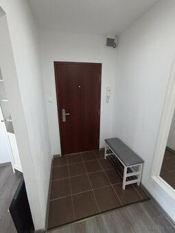 Ponukam byt v airbnb nitra Klokočina. Viac info sprava, vola