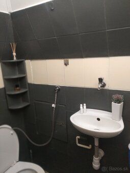 Prenajmem 50m2 nebytových priestorov, výborná poloha Trenčín
