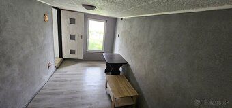 Ponúkame na predaj 3-izbový starší, čiastočne zrekonštruovan