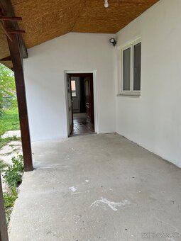 Ponúkam na predaj 3 izbový rodinný dom ktorý sa nachádza v t