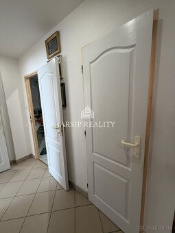 Typ: 3-izbový byt Obec: Snina
Na predaj: priestranný a útuln