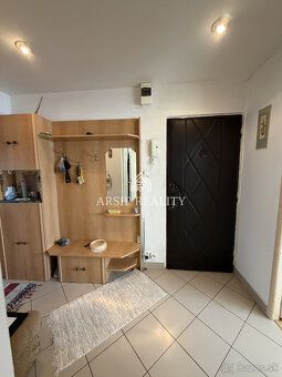 Typ: 3-izbový byt Obec: Snina
Na predaj: priestranný a útuln