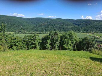 Ponúkame na predaj slnečný viničný pozemok vo výmere 520m2 s