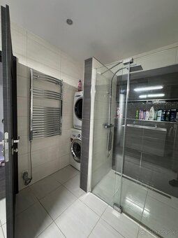🏡 Na predaj moderný bungalov s garážou v pokojnej a lukratív