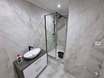 Na predaj priestranný 3 izbový byt o výmere 84 m² na vyhľadá