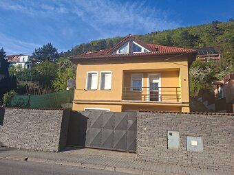 Ponúkame na predaj 18-ročný rodinný dom v Trenčianskych Tepl
