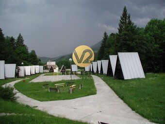 Maroš Vereš +421 904 086 200 e-mail: maros.veres@v2realestat
