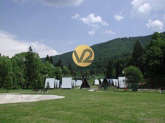 Maroš Vereš +421 904 086 200 e-mail: maros.veres@v2realestat
