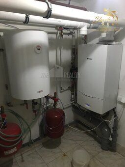 Jedinečná ponuka 3 - podlažná budova s pozemkom 753m2 v úpln