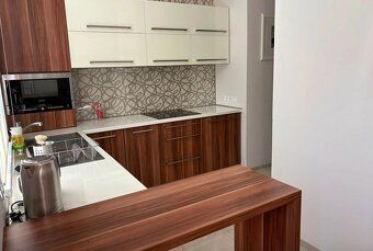 Ponúkame Vám na prenájom luxusný, kompletne zrekonštruovaný 
