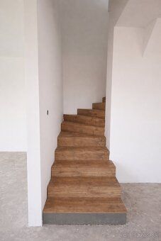 Ponúkame na predaj moderný dvojpodlažný 3-izbový rodinný dom