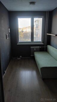 Predám byt v Brezovej pod Bradlom. Byt má rozlohu 65 m2 a na