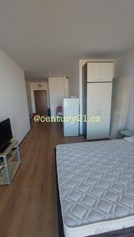 bd13631
Velkorysé studio s balkonem u pláže Cacao Beach
Nabí