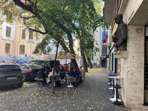 Predáme slnečný, priestranný veľký byt v peknom pôvodnom sta