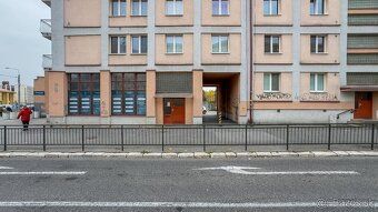 Ponúkame na prenájom priestranný 3-izbový byt na ulici Česko