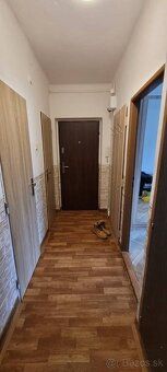 1302602 2 izbový byt blízko centra Topoľčany Ponúkam na pred