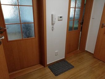 Ponúkame na prenájom 2-izbový byt (57m2) s priestranným balk