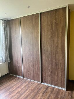 Ponúkame Vám na predaj tehlový 3 izbový byt s vlastným kúren