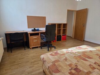 Ponúkame na prenájom priestranný 3-izbový byt o výmere 92 m²