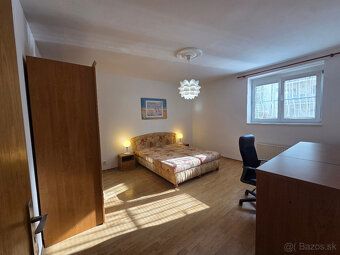 Ponúkame na prenájom priestranný 3-izbový byt o výmere 92 m²
